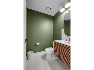 Move right into this beautifully updated corner townhouse condo - photo 13