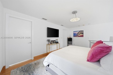 Unique split-level duplex loft in the heart of Brickell. The - photo 15