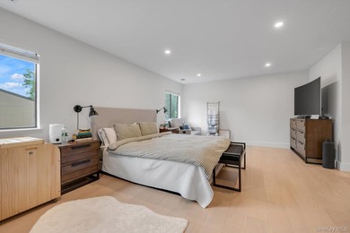Move right into this beautifully updated corner townhouse condo - photo 15