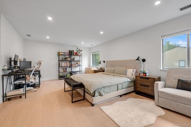 Move right into this beautifully updated corner townhouse condo - photo 16