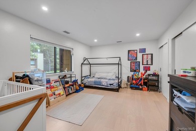 Move right into this beautifully updated corner townhouse condo - photo 20