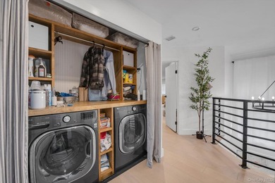 Move right into this beautifully updated corner townhouse condo - photo 22