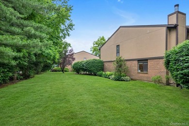 Move right into this beautifully updated corner townhouse condo - photo 24