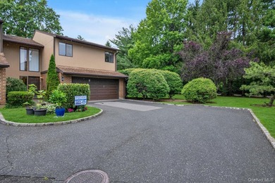 Move right into this beautifully updated corner townhouse condo - photo 25