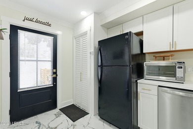 Experience the best of Lowcountry waterfront living at Mariners - photo 8