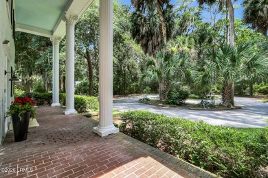 Nestled on 1.48 private acres in the exclusive waterfront - photo 2