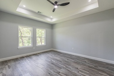Welcome to your custom built retreat in the heart of Runaway Bay - photo 18