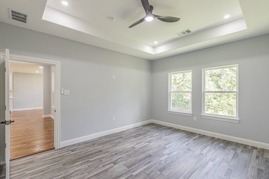 Welcome to your custom built retreat in the heart of Runaway Bay - photo 19