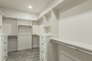 Welcome to your custom built retreat in the heart of Runaway Bay - photo 22