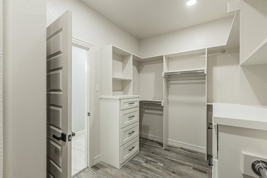 Welcome to your custom built retreat in the heart of Runaway Bay - photo 23