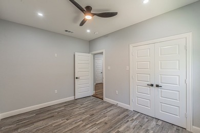 Welcome to your custom built retreat in the heart of Runaway Bay - photo 25