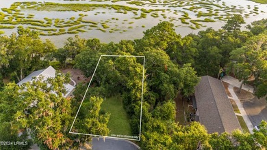 Located in the heart of downtown Beaufort, SC, 2 Creeks End Lane - photo 2