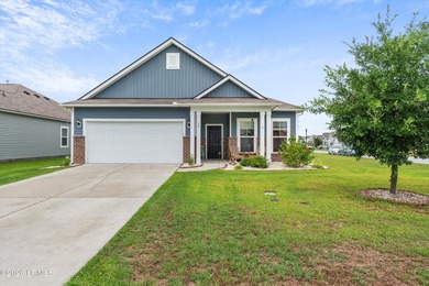 Fantastic, well-kept home on a desirable corner lot! Spacious - photo 1