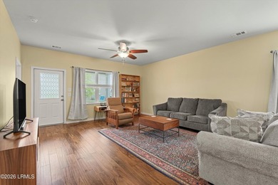 Fantastic, well-kept home on a desirable corner lot! Spacious - photo 10