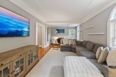 Move right into this beautiful Colonial on a tree-lined block in - photo 4