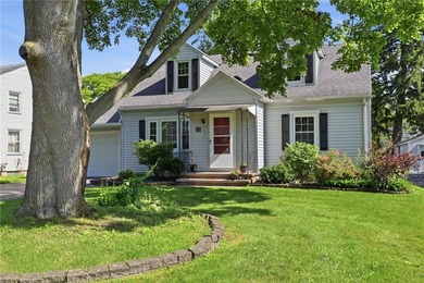 Welcome to this charming 4-bedroom 1.5 bath just yards away from - photo 4