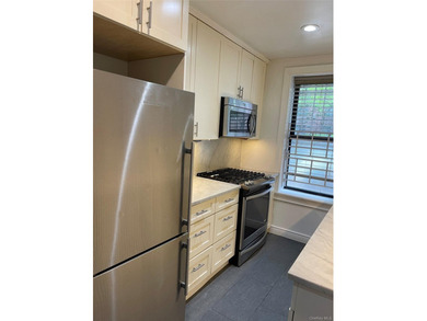 Welcome home to this beautifully maintained and renovated - photo 9