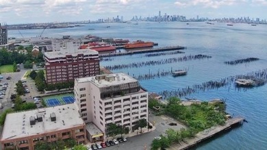 (private lake, pond, coastal) Home For Sale in Staten Island New York