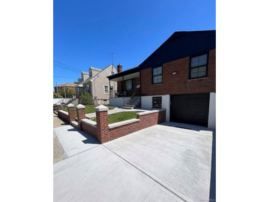 Welcome to this stunning completely detached, gut-renovated - photo 2