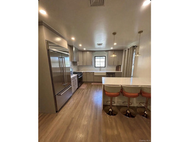 Welcome to this stunning completely detached, gut-renovated - photo 5