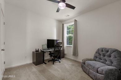 Welcome to this beautifully maintained, move-in-ready 4-bedroom - photo 7
