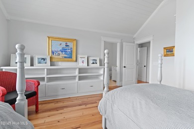 Your buyers will appreciate this beautiful ocean front home - photo 44