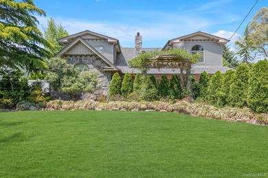 Welcome to 33 Nancy Blvd, an expansive modern and gorgeous - photo 1