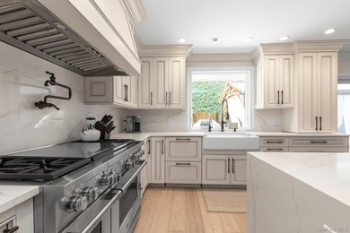 Welcome to 33 Nancy Blvd, an expansive modern and gorgeous - photo 9