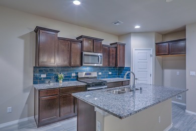 Modern design and like-new condition at a great price. Stunning