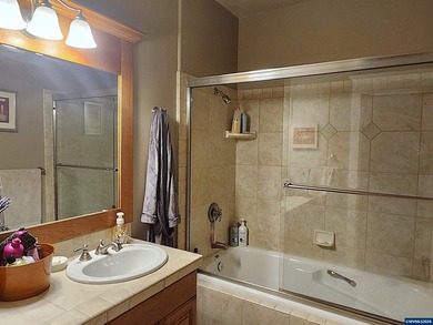 Rare opportunity! Stunning lakefront townhome in a secure gated - photo 17