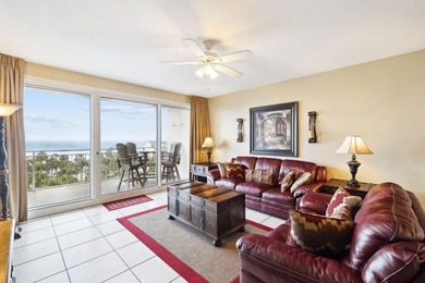This spacious two-bedroom, two-bath condo in Destin's Sterling - photo 4