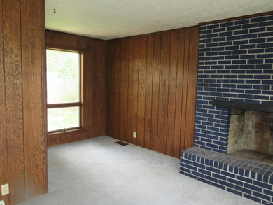 Home awaits new owners to enjoy all that is offered !! Private - photo 12