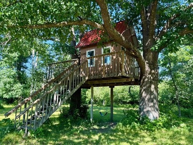 This exceptional property, situated east of Hinckley and south - photo 12