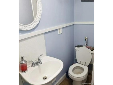 Rare Opportunity! Fully Furnished Seasonal Lake Cottage with - photo 15