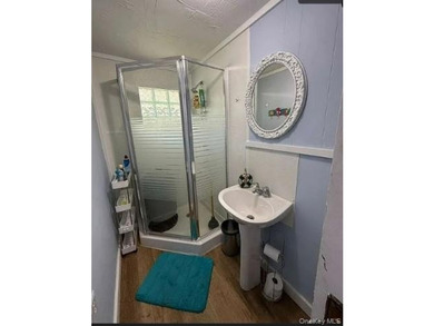 Rare Opportunity! Fully Furnished Seasonal Lake Cottage with - photo 16