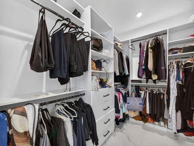 Impeccably maintained and barely lived in, this 2-year-old - photo 20