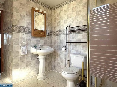 Check out this spacious 3+ bedroom, 2-bath home just minutes - photo 22