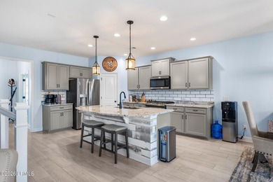MOTIVATED SELLER! This waterfront home is very well cared for - photo 10