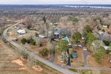 ADORABLE cottage in much loved Pecan Slough!!! This one story 2 - photo 49