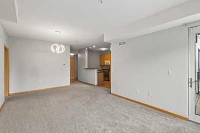 820 Emerald St 307 - photo 13