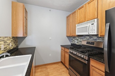 820 Emerald St 307 - photo 16