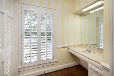 Classic Georgian-style, six bedroom brick estate set on a - photo 29