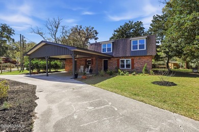 No HOA, nearly 1/2 acre, 4 bedrooms, and a one-year home - photo 2