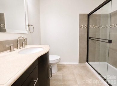 Beautifully updated 2-bedroom, 1.5-bath condo in a prime - photo 4