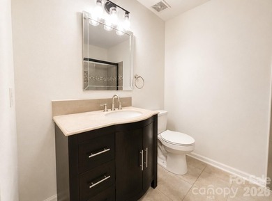 Beautifully updated 2-bedroom, 1.5-bath condo in a prime - photo 7