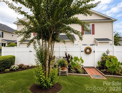 Beautifully updated 2-bedroom, 1.5-bath condo in a prime - photo 10