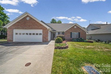 Welcome to this spacious 2-bedroom, 2-bathroom home in the - photo 2