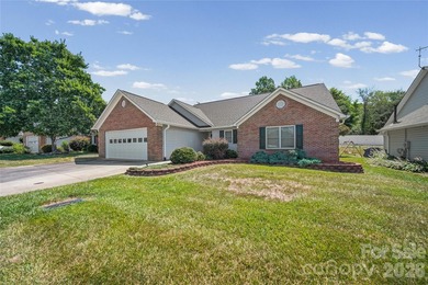 Welcome to this spacious 2-bedroom, 2-bathroom home in the - photo 3