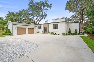Welcome to 2102 Bay Street -- a one-of-a-kind Lowcountry - photo 5