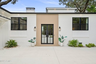Welcome to 2102 Bay Street -- a one-of-a-kind Lowcountry - photo 6
